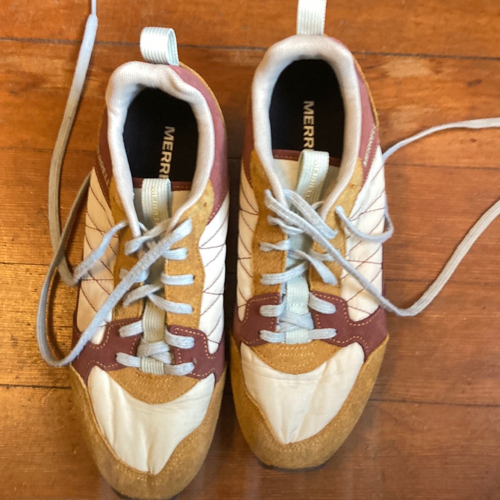 Orange, red and White Merrill Alpine sneakers, Women’s 8.5